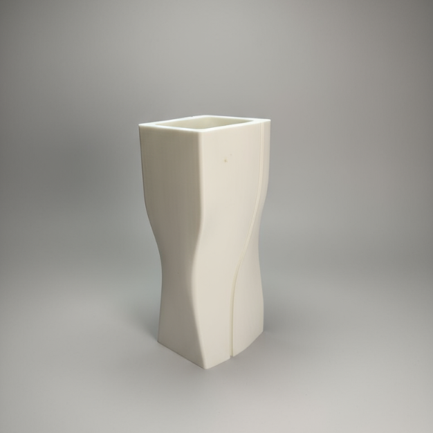 Sway Curve Vase